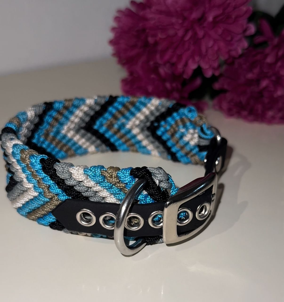 Paracord-Halsband „Luva“