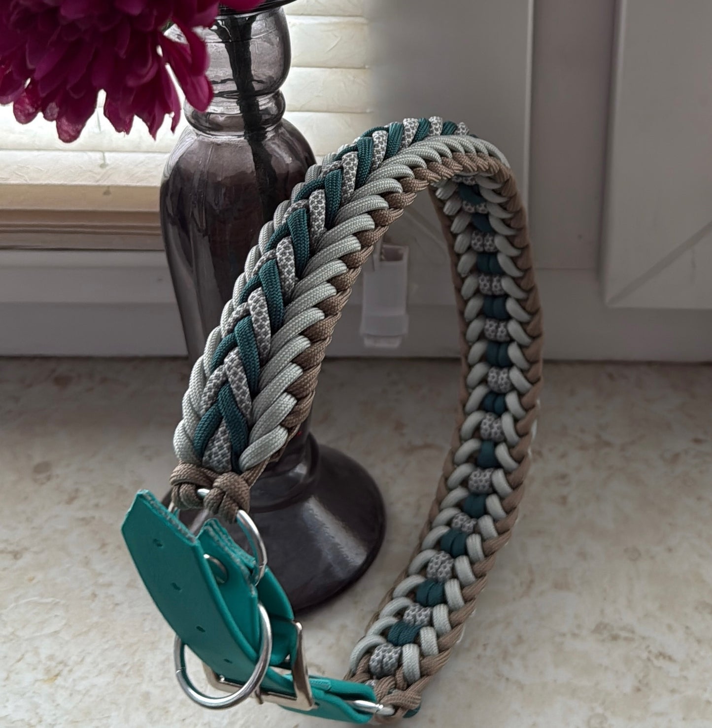 Paracord-Halsband „Nova“