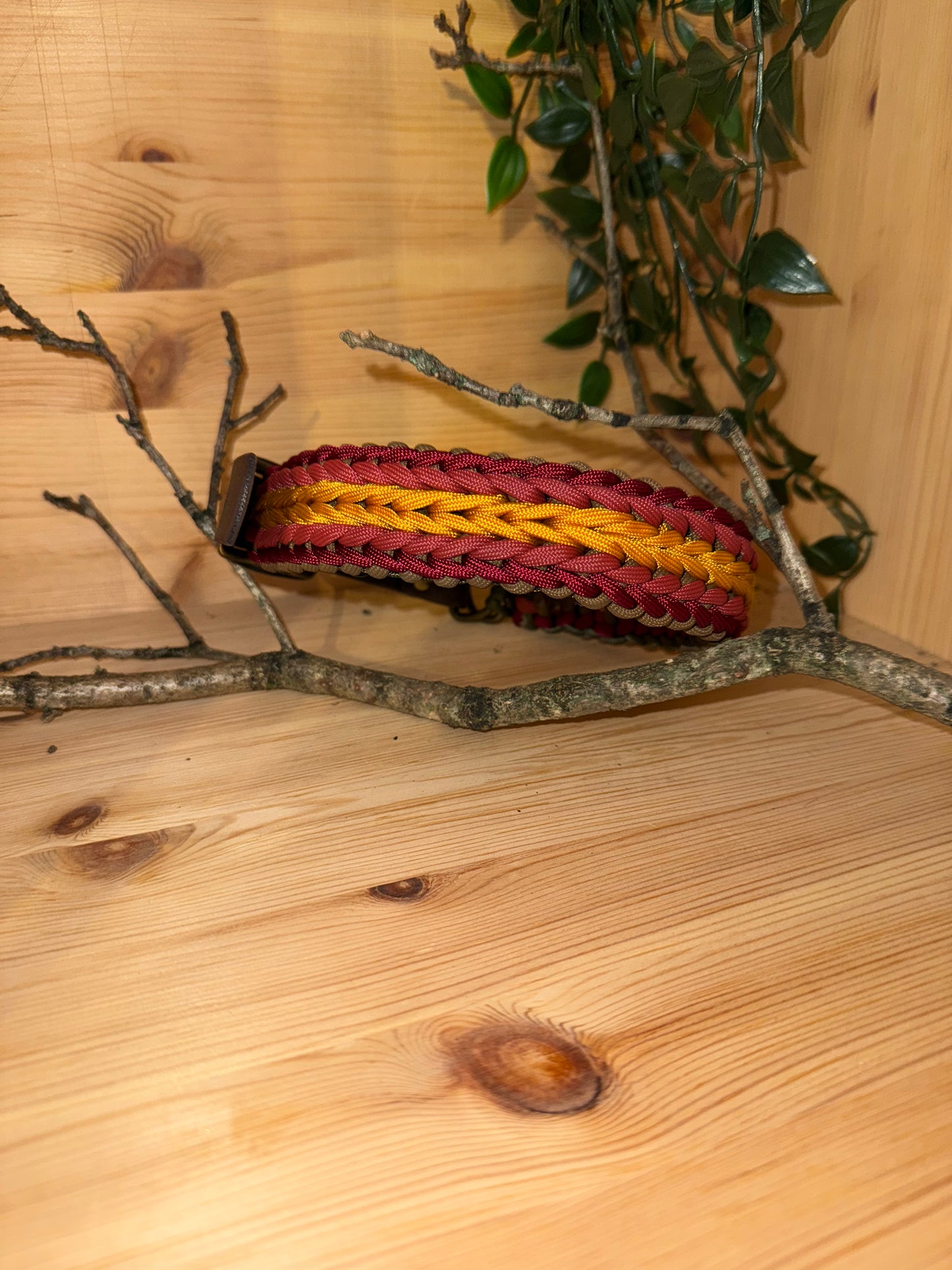 Paracord-Halsband „Auri“